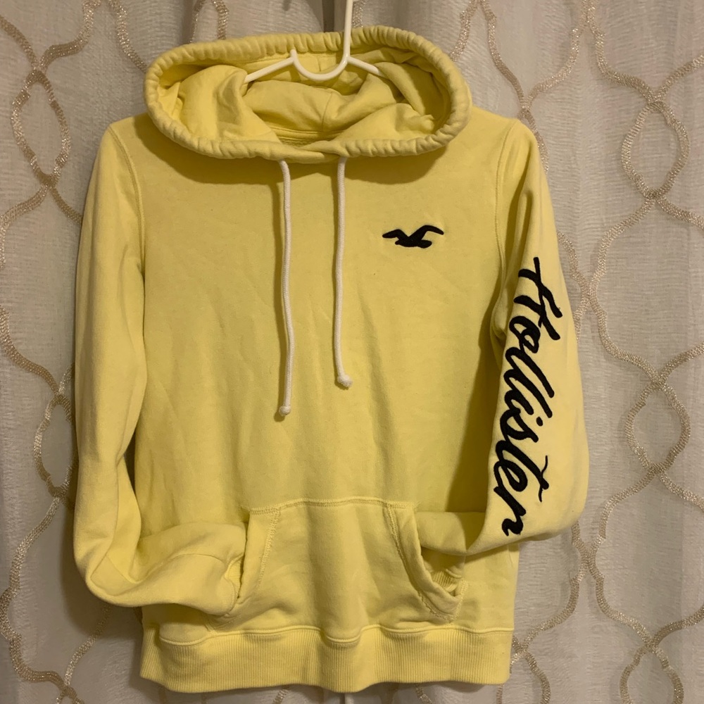 Yellow Hollister hoodie size medium